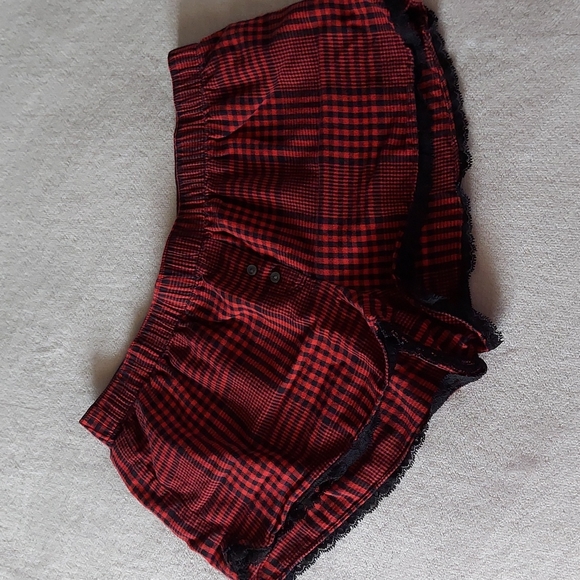 2014 VS "Kiss Me Goodnight" Red & Black Plaid Tank Shorts Sleep Set - Picture 6 of 11